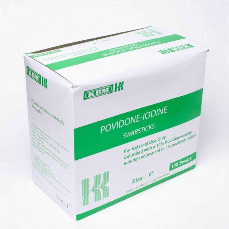 أعواد بوفيدون أيودين KBM بتركيز 10%، طول 6 بوصات، عبوة 100 عود | KBM povidone-iodine swabsticks 10%, 6 inch, box of 100