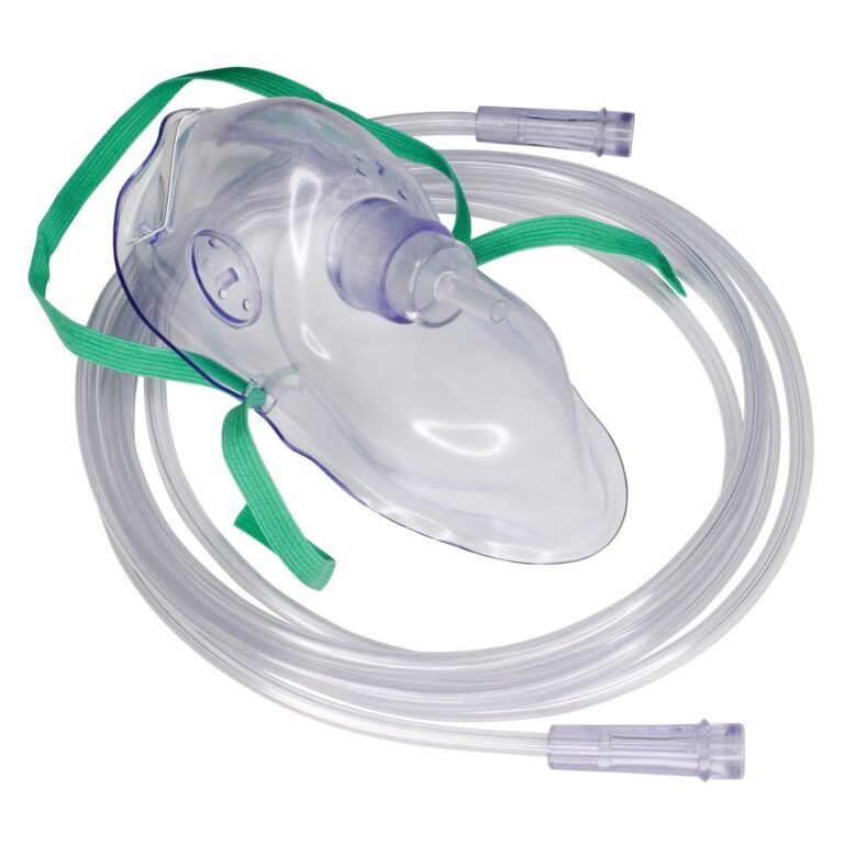 صورة فوتوغرافية لقناع أكسجين شفاف مع أنبوب ورباط تثبيت بلا علامة ظاهرة | Oxygen mask with tubing reference photograph