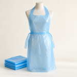 صورة توضيحية لمرايل طبية بلاستيكية دون علامة تجارية | Illustrative disposable plastic aprons