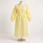 صورة توضيحية لرداء عزل طبي أصفر طويل الأكمام بلا علامة تجارية | Illustrative yellow isolation gown